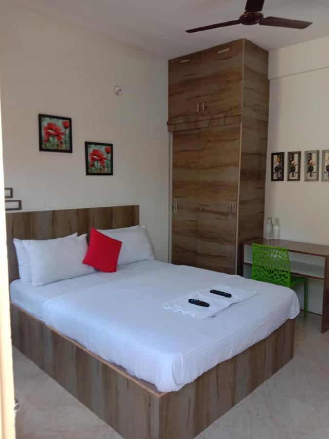 벵갈루루 Sk Residency B&B 외부 사진